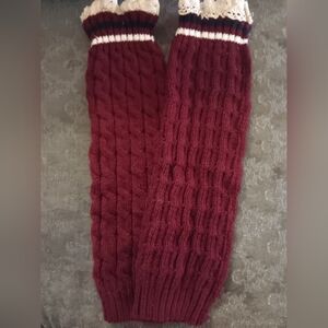 Women’s Cable Knit Sweater Bpot Socks - Burgundy